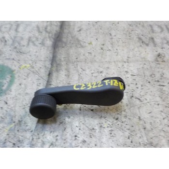 MANETA ELEVALUNAS TRASERA IZQUIERDA 