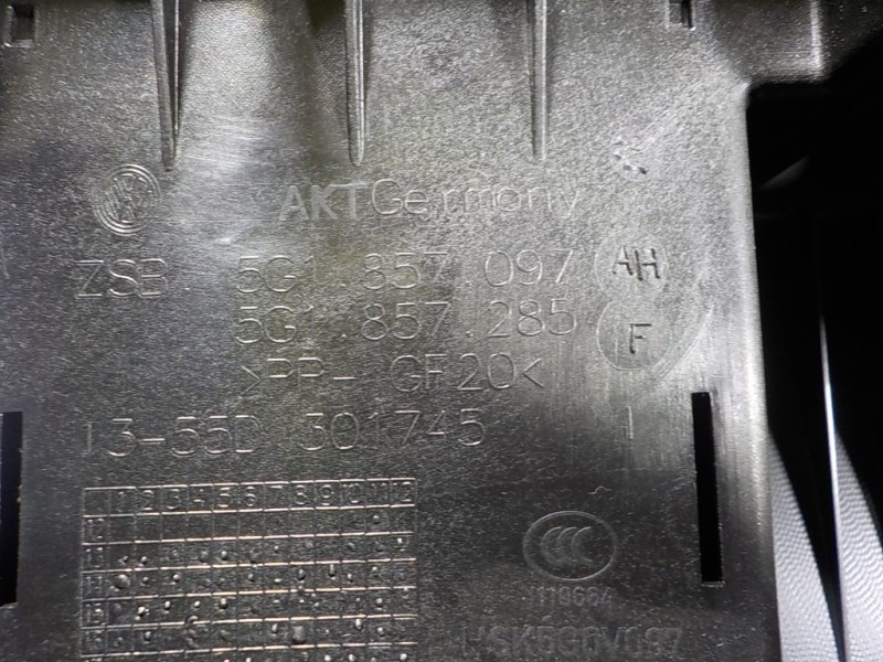 Recambio de guantera para volkswagen golf vii lim. (bq1) 1.5 16v tsi act referencia OEM IAM 5G1857114G 5G1857097 