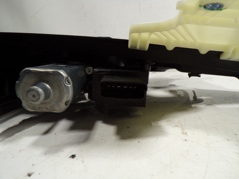 Recambio de elevalunas delantero derecho para toyota proace city 1.5 dci referencia OEM IAM  9830335980 