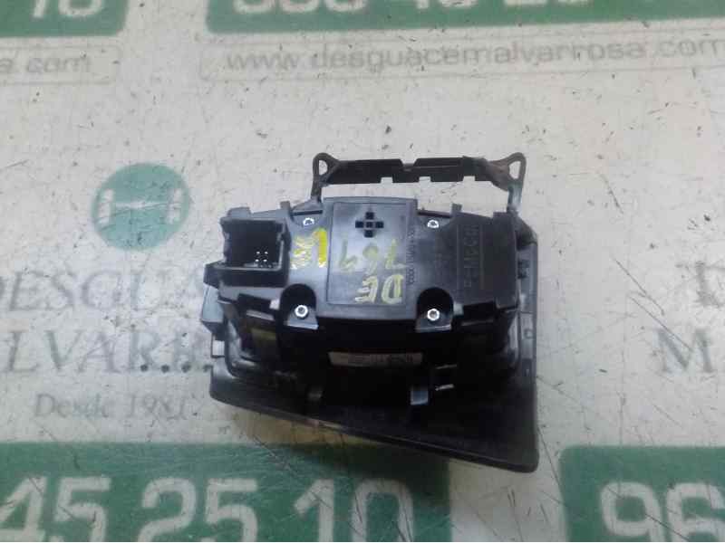 Recambio de mando luces para ford focus lim. 1.5 tdci cat referencia OEM IAM 2044625 F1ET13A024CA 