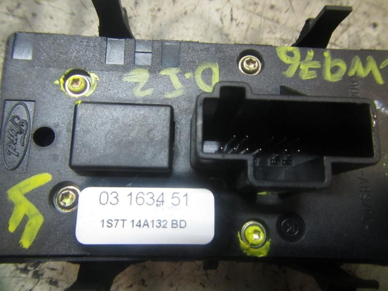 Recambio de mando elevalunas delantero izquierdo para ford mondeo berlina (ge) ambiente referencia OEM IAM   