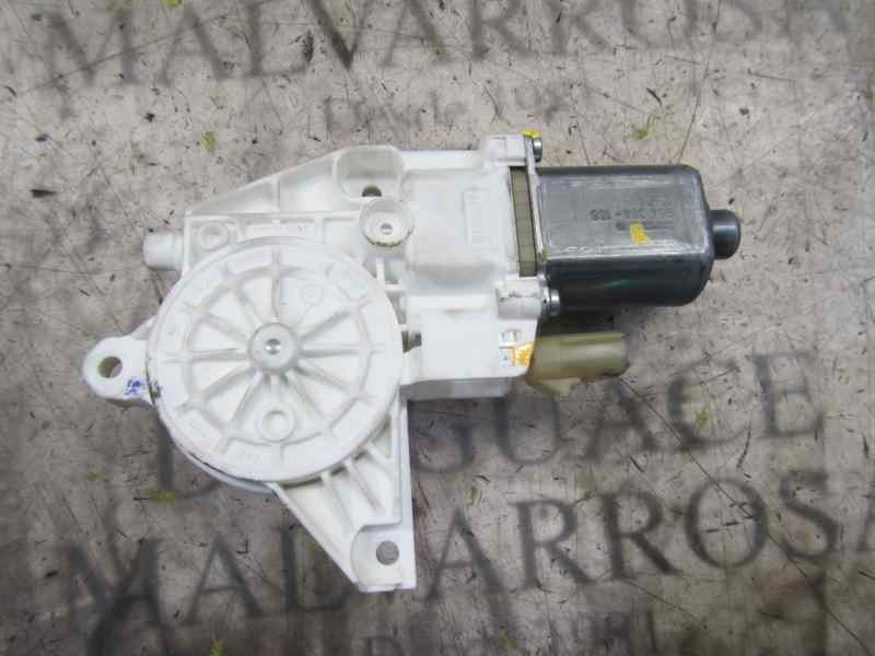 Recambio de motor elevalunas trasero derecho para dodge journey 2.0 16v crd cat referencia OEM IAM   
