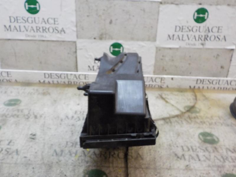 Recambio de filtro aire para dodge caliber 2.0 16v crd cat referencia OEM IAM 5183089AA  