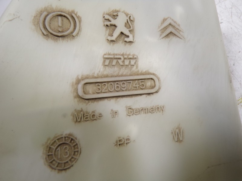 Recambio de bomba freno para citroën c3 picasso 1.4 16v referencia OEM IAM 4601R8 32069745 