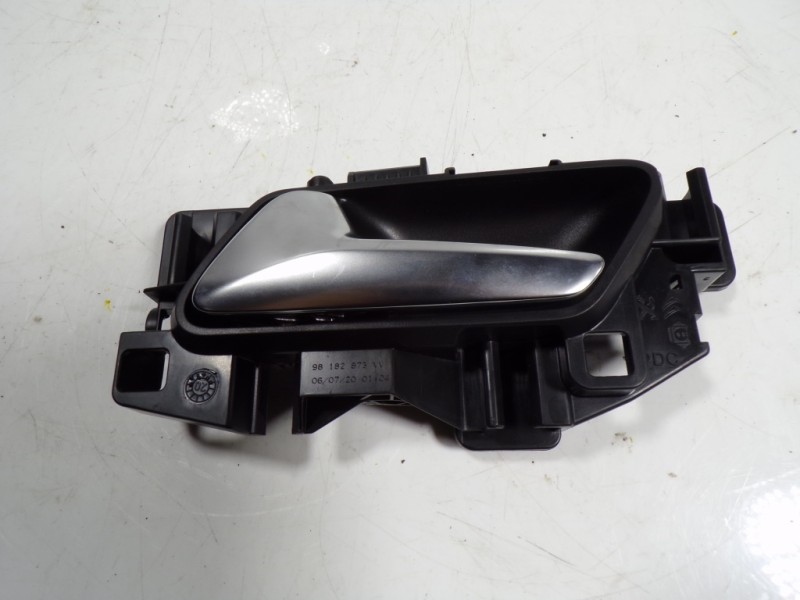 Recambio de maneta interior delantera izquierda para toyota proace city 1.5 dci referencia OEM IAM   