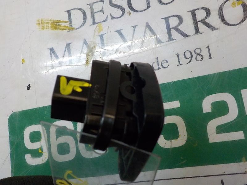 Recambio de mando elevalunas delantero derecho para ford ka (ccu) titanium+ referencia OEM IAM  1571470 