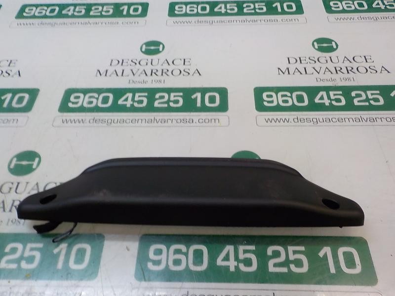 Recambio de piloto trasero central para ford ka (ccu) titanium+ referencia OEM IAM  1579400 