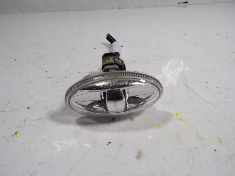 Recambio de piloto lateral izquierdo para toyota proace city 1.5 dci referencia OEM IAM   