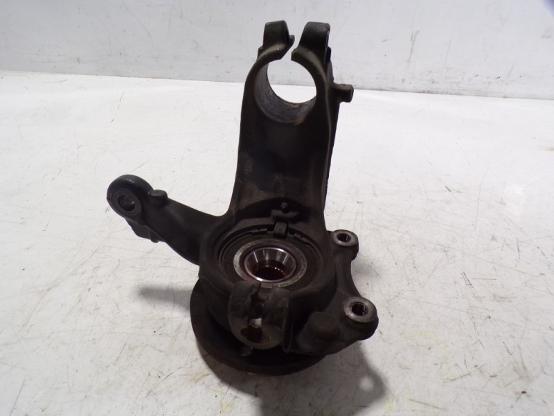 Recambio de mangueta delantera izquierda para citroën c3 picasso 1.4 16v referencia OEM IAM 364690  