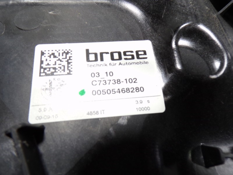 Recambio de elevalunas delantero derecho para alfa romeo giulia (952) 2.2 jtdm cat referencia OEM IAM 71779148 C73738102 C737381