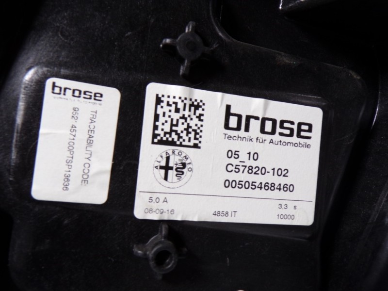 Recambio de elevalunas trasero derecho para alfa romeo giulia (952) 2.2 jtdm cat referencia OEM IAM 71779154 2840864000300 C5782