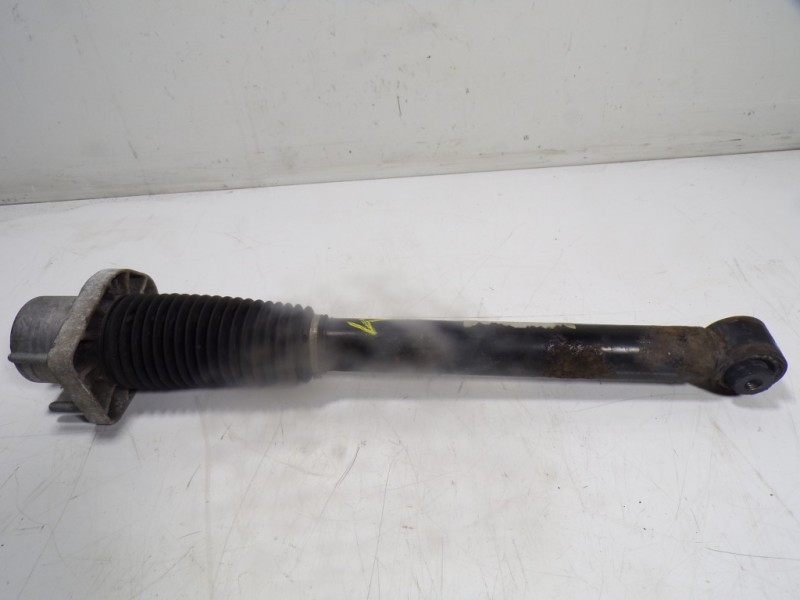 Recambio de amortiguador trasero derecho para land rover range rover sport hse referencia OEM IAM LR047323  