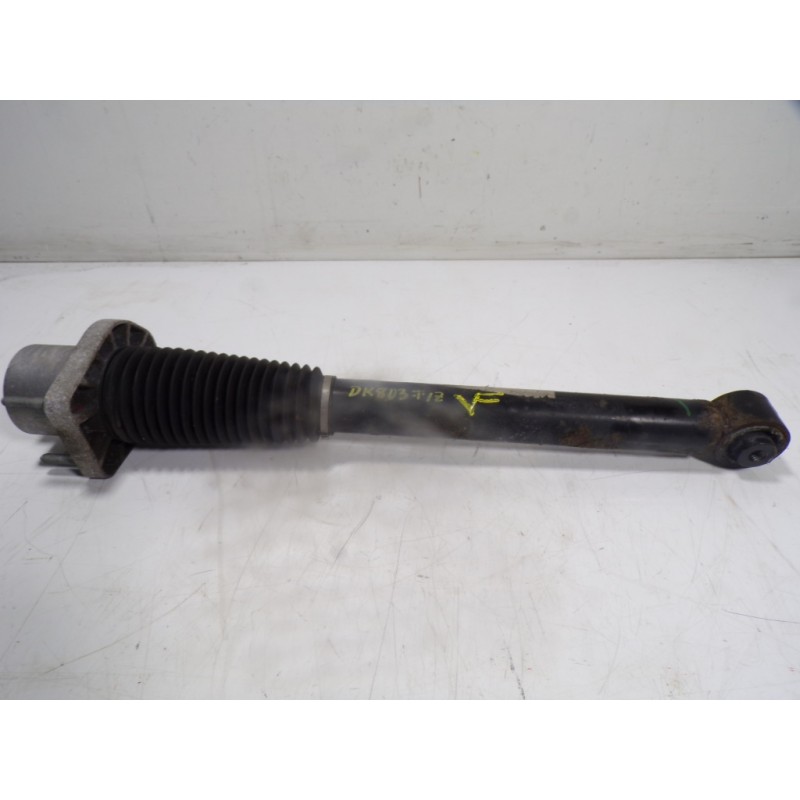Recambio de amortiguador trasero izquierdo para land rover range rover sport hse referencia OEM IAM LR047323  