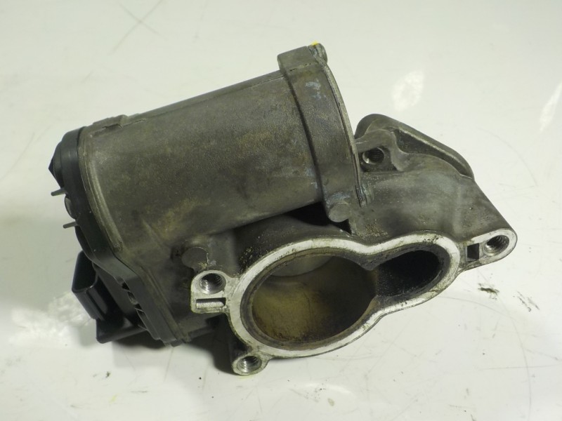 Recambio de valvula egr para renault koleos bose edition referencia OEM IAM  8200796674C 