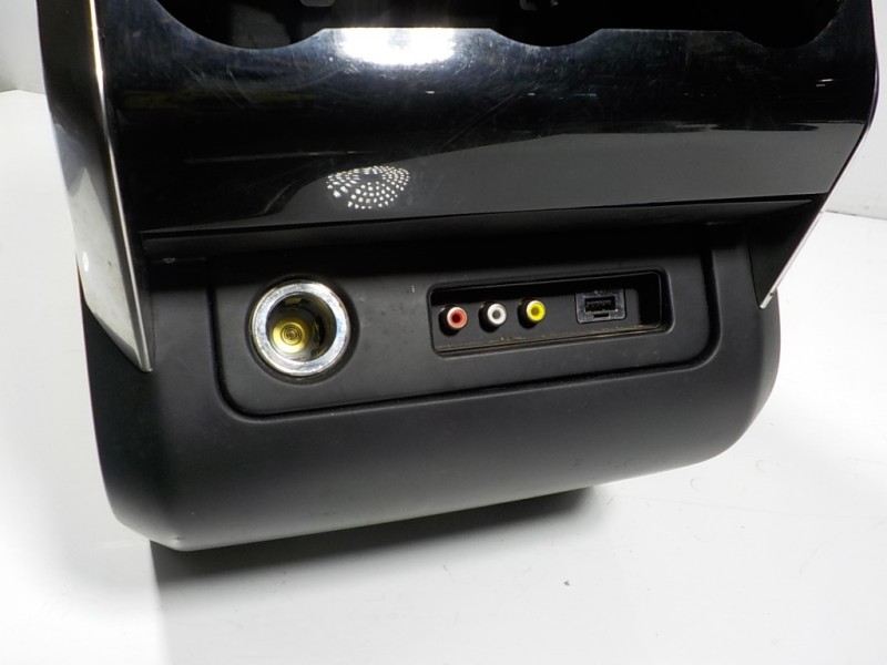 Recambio de apoyabrazos central para land rover range rover sport hse referencia OEM IAM LR044751  