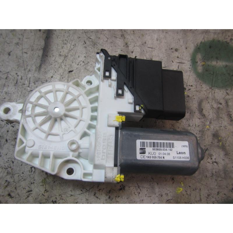 Recambio de motor elevalunas trasero derecho para seat leon (1p1) reference referencia OEM IAM 1K0959704AFSE1 1K0959704N 8360033