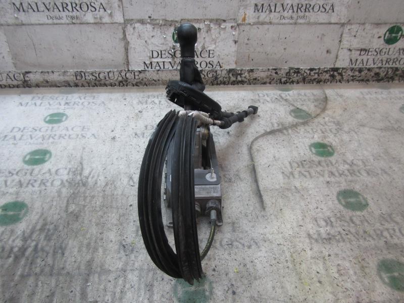 Recambio de palanca cambio para seat leon (1p1) reference referencia OEM IAM 1K0711112B  