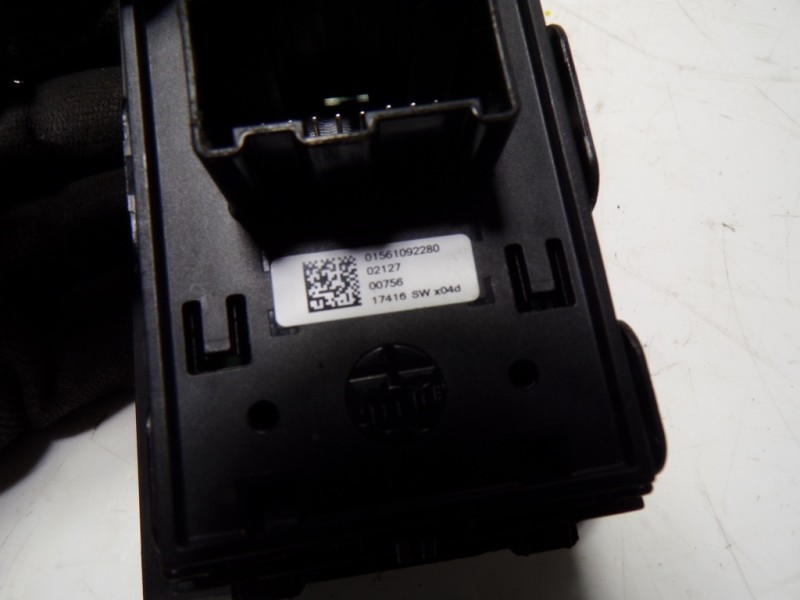 Recambio de mando elevalunas delantero derecho para alfa romeo giulia (952) 2.2 jtdm cat referencia OEM IAM 156149411 0156109228