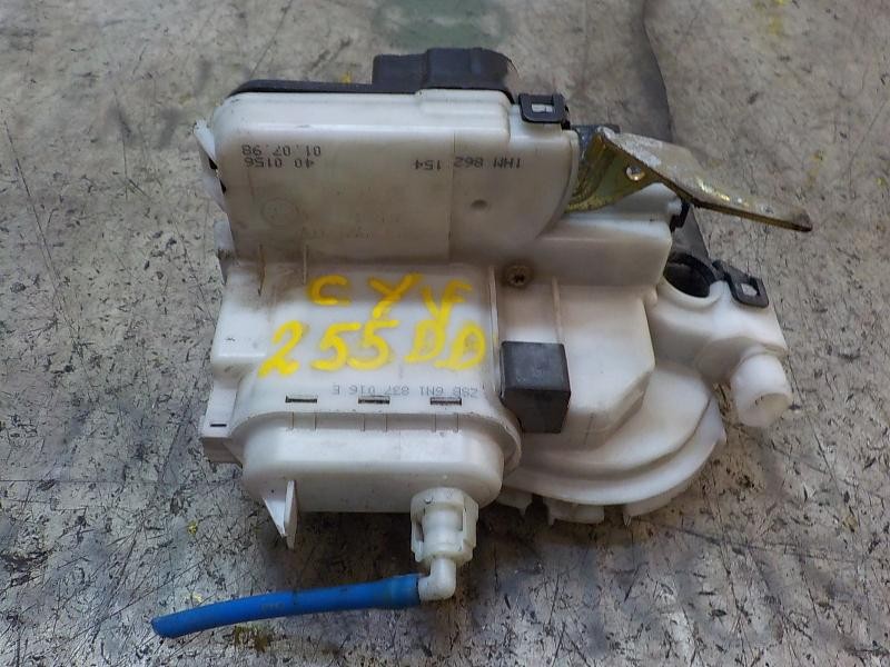 Recambio de cerradura puerta delantera derecha para volkswagen polo berlina (6n1) 1.4 referencia OEM IAM   