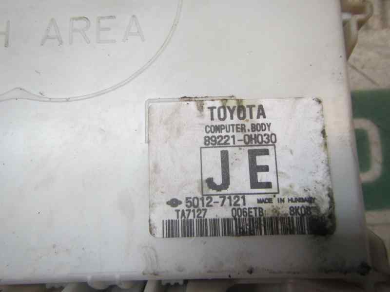 Recambio de caja reles / fusibles para toyota aygo 1.0 vvti referencia OEM IAM 827300H040 892210H030 