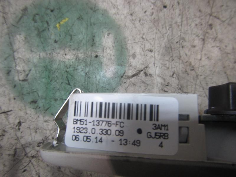 Recambio de piloto interior para ford c-max titanium referencia OEM IAM 2038689  