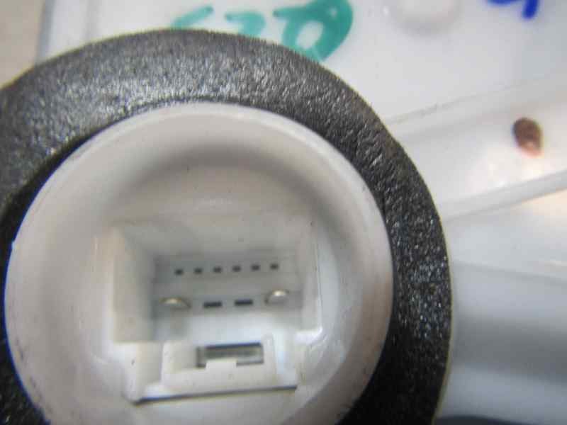 Recambio de cerradura puerta delantera derecha para toyota aygo 1.0 vvti referencia OEM IAM 6903002520  