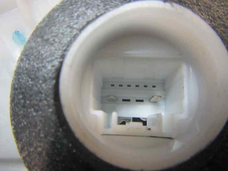 Recambio de cerradura puerta trasera derecha para toyota aygo 1.0 vvti referencia OEM IAM 6905002390  