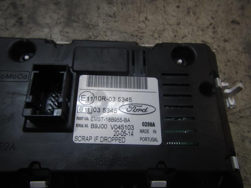 Recambio de pantalla multifuncion para ford c-max titanium referencia OEM IAM 2014481 E11035345 E11035345
