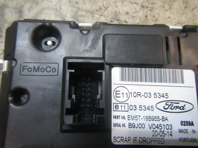 Recambio de pantalla multifuncion para ford c-max titanium referencia OEM IAM 2014481 E11035345 E11035345