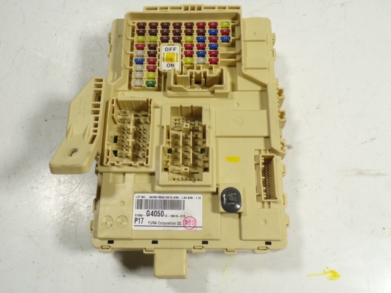 Recambio de caja reles / fusibles para hyundai i30 fastback 1.4 tgdi cat referencia OEM IAM 91950G4050 91950G4050 