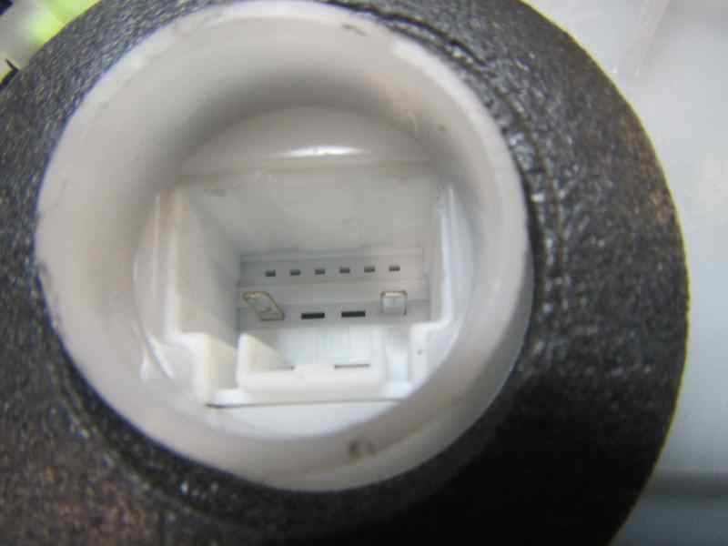 Recambio de cerradura puerta trasera izquierda para toyota aygo 1.0 vvti referencia OEM IAM 6906002390  