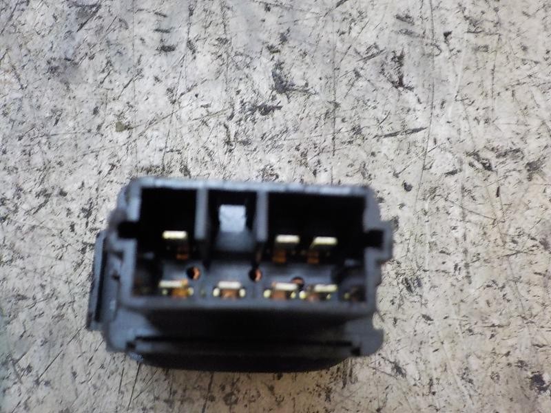 Recambio de mando elevalunas delantero derecho para citroën c3 1.4 hdi referencia OEM IAM   