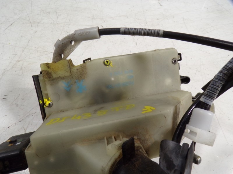 Recambio de cerradura puerta trasera derecha para peugeot 208 1.4 hdi fap referencia OEM IAM 9688079980 9688080780 