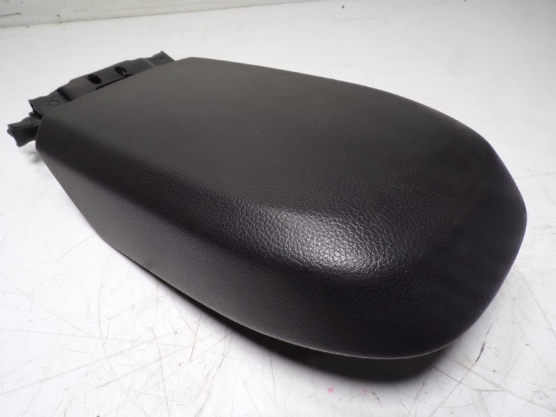 Recambio de apoyabrazos central para ford kuga (cbs) 2.0 tdci cat referencia OEM IAM AM51R045C74AF35B8  