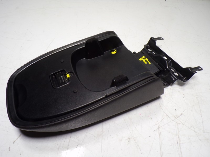 Recambio de apoyabrazos central para ford kuga (cbs) 2.0 tdci cat referencia OEM IAM AM51R045C74AF35B8  