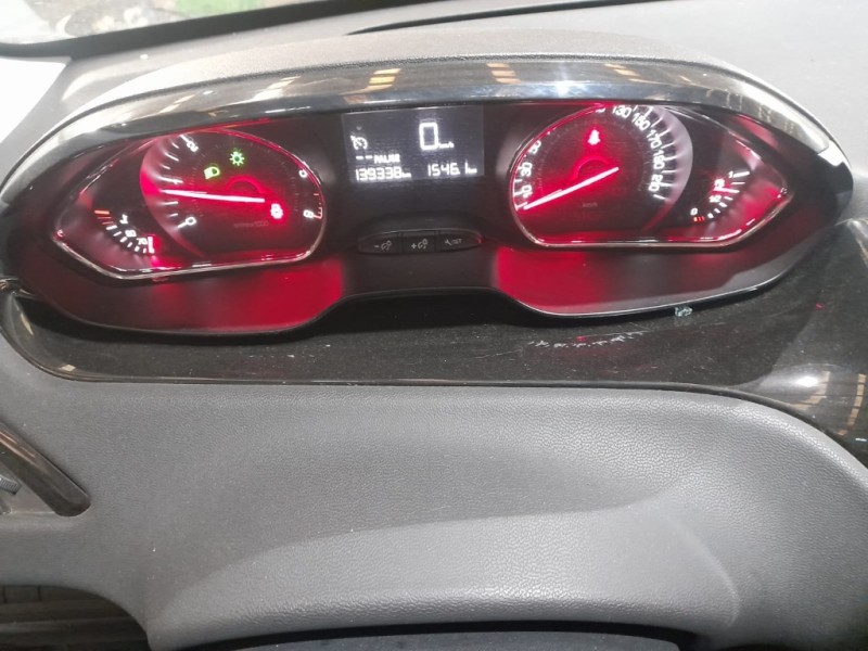Recambio de cuadro instrumentos para peugeot 208 1.4 hdi fap referencia OEM IAM 9801904080 9801904080 