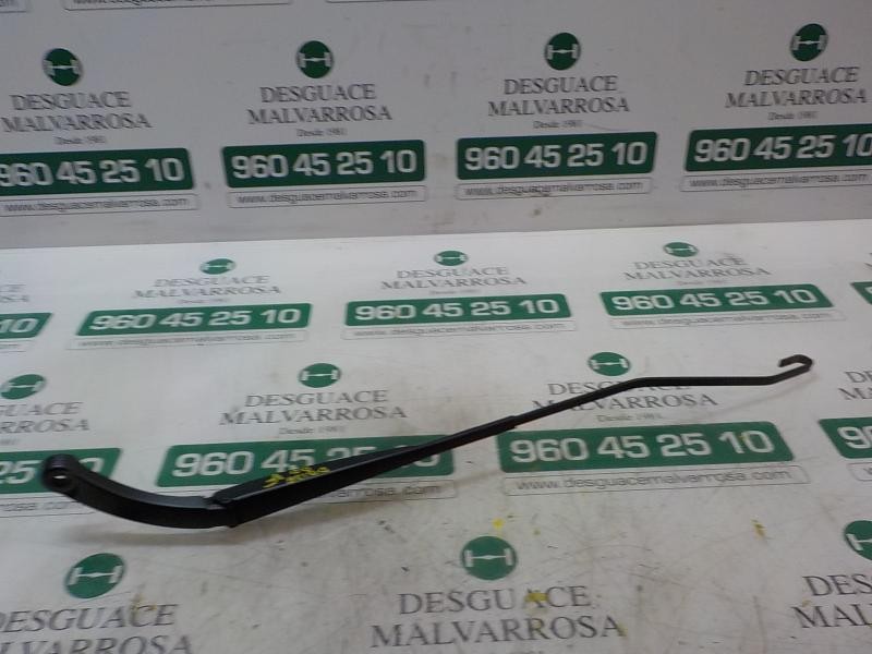Recambio de brazo limpia delantero derecho para dacia dokker express 1.6 cat referencia OEM IAM 288860926R  