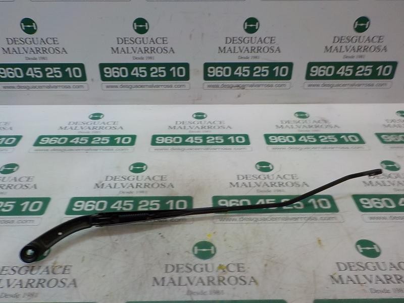 Recambio de brazo limpia delantero derecho para dacia dokker express 1.6 cat referencia OEM IAM 288860926R  