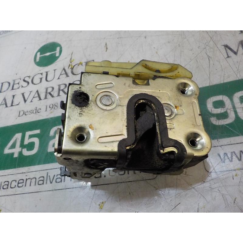 Recambio de cerradura puerta delantera derecha para dacia dokker express 1.6 cat referencia OEM IAM 805027593R  