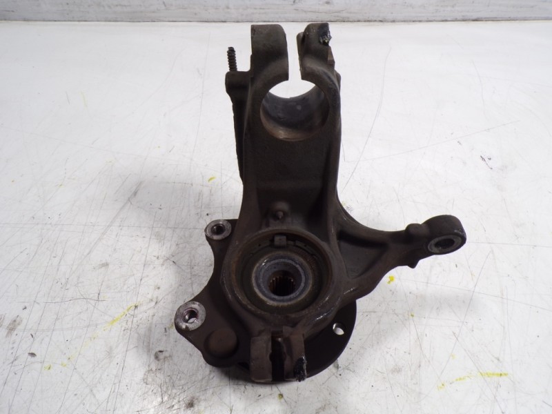 Recambio de mangueta delantera derecha para peugeot 208 1.4 hdi fap referencia OEM IAM 1607557580  