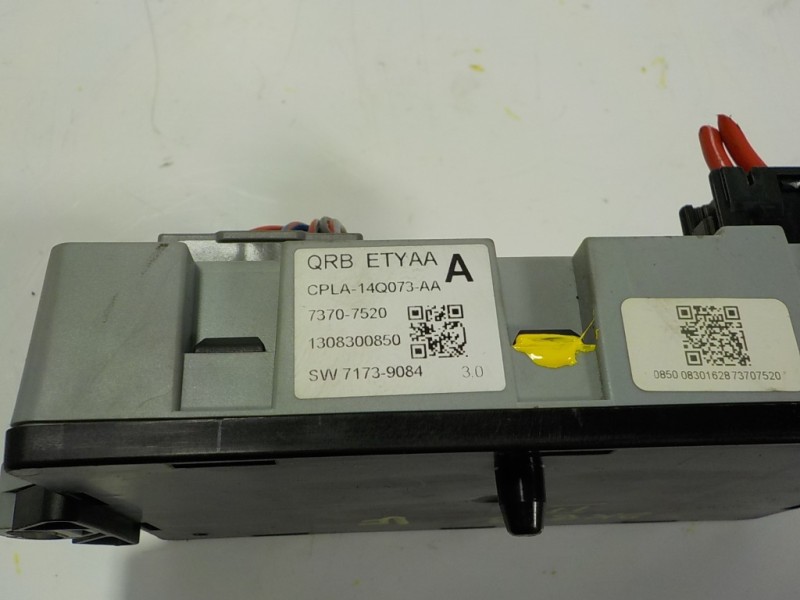 Recambio de caja reles / fusibles para land rover range rover sport hse referencia OEM IAM LR041091 CPLA14Q073AA 