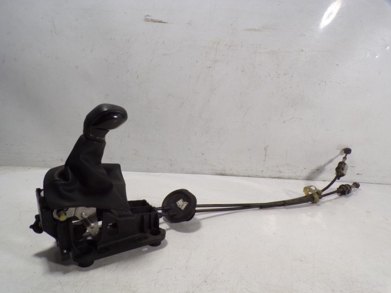 Recambio de palanca cambio para peugeot 208 1.4 hdi fap referencia OEM IAM 9676190280  