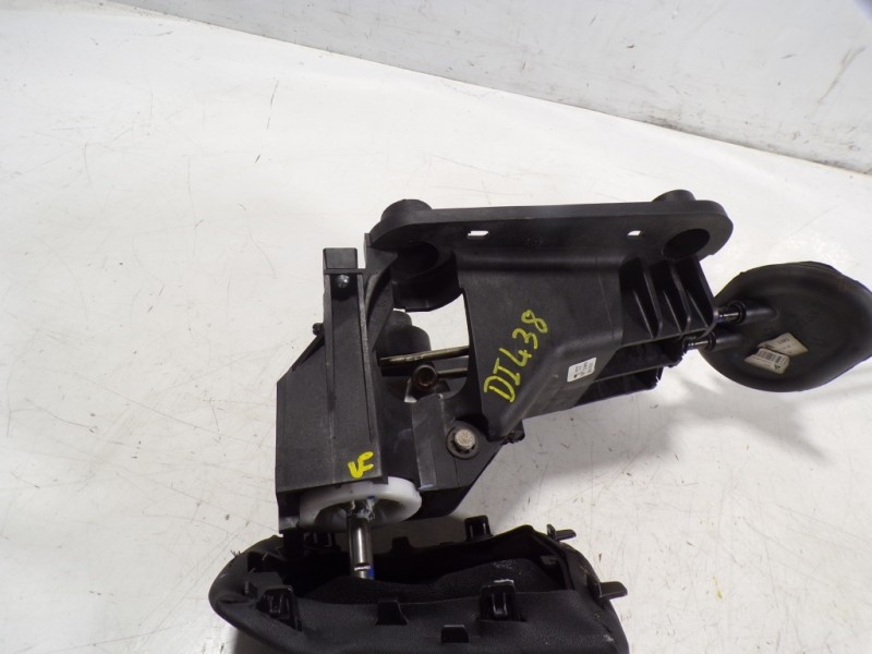 Recambio de palanca cambio para peugeot 208 1.4 hdi fap referencia OEM IAM 9676190280  
