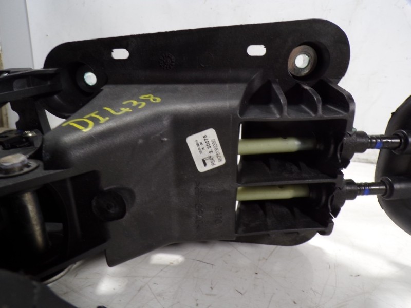 Recambio de palanca cambio para peugeot 208 1.4 hdi fap referencia OEM IAM 9676190280  