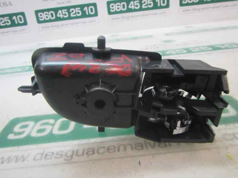 Recambio de maneta interior delantera izquierda para toyota aygo 1.0 vvti referencia OEM IAM 692060D281B0  