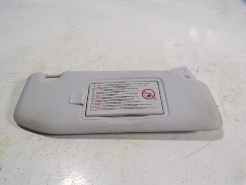 Recambio de parasol izquierdo para peugeot 208 1.4 hdi fap referencia OEM IAM   