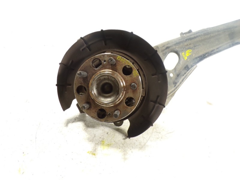 Recambio de mangueta trasera izquierda para hyundai i30 1.6 crdi cat referencia OEM IAM 527102H000  