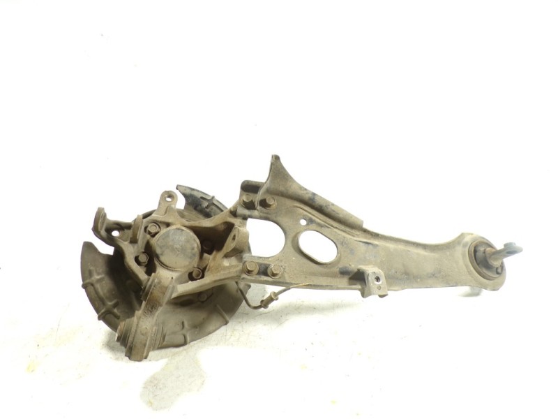 Recambio de mangueta trasera izquierda para hyundai i30 1.6 crdi cat referencia OEM IAM 527102H000  