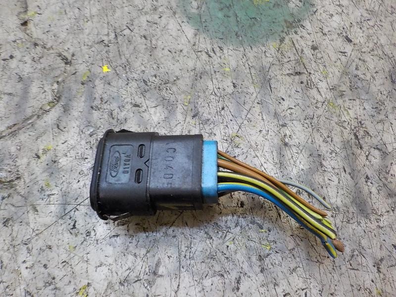 Recambio de mando elevalunas delantero izquierdo para ford fiesta berl./courier 1.3 cat referencia OEM IAM   