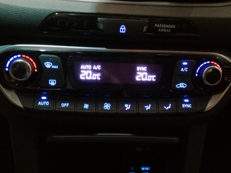 Recambio de mando climatizador para hyundai i30 fastback 1.4 tgdi cat referencia OEM IAM 97250G4251VCA 97250G4251 